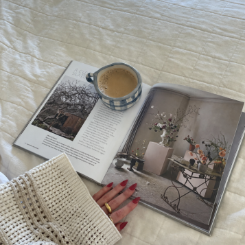coffee-book-bed